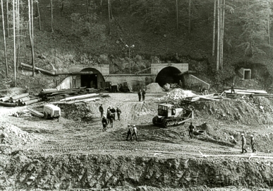 P��prava k pr�zkumnu lo�iska v roce 1983