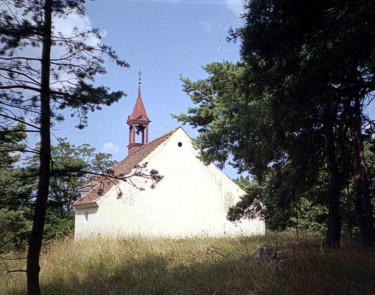 Lib�ice - kostel�k sv. Jana a Pavla v Lib�ici (foto Roman Abu�inov)